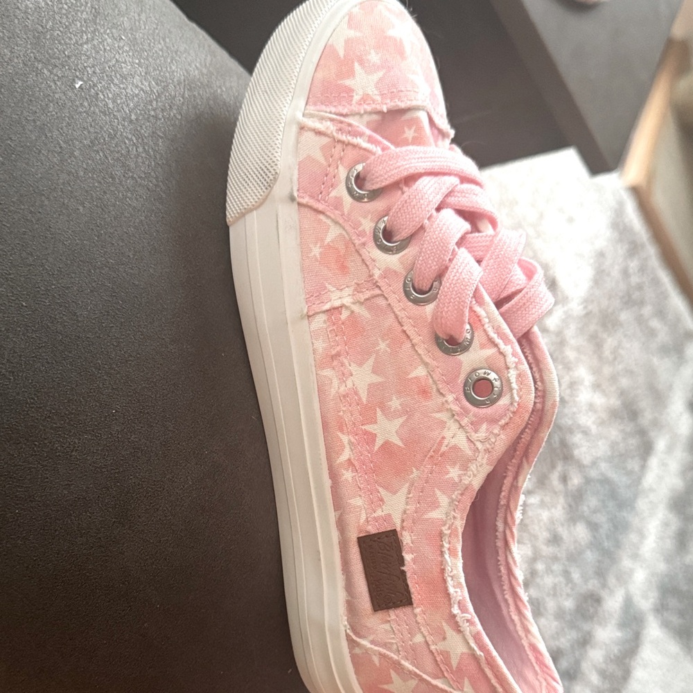 Blowfish Pink Star Kids Sneakers brand new never worn.